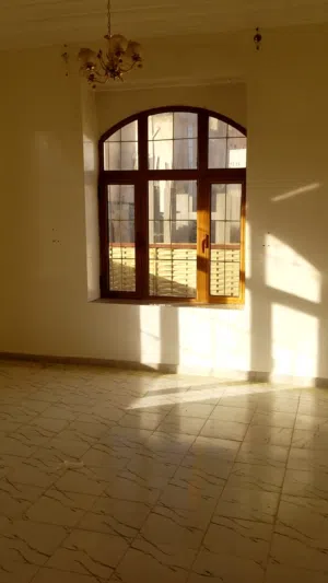 200 m2 4 Bedrooms Apartments for Rent in Sana'a Bayt Baws