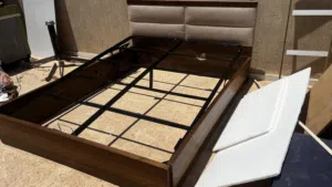 سرير زوجي تركي نظيف مع مساحه تخزين