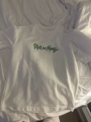 Pull and bear rick and morty