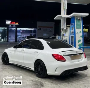 مرسيدس c300 2015 محوله بالكامل c63s 2018 من الداخل و الخارج مع زوائد كاربون للبيع او للبدل