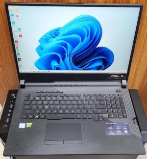 للبيع لابتوب جيمنق  Asus Rog Strix 17.3 240 hz i7 9Gen 16 DDR4/1TBSSD/2070 8GB RTX