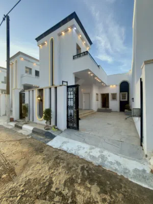 170 m2 3 Bedrooms Townhouse for Sale in Tripoli Ain Zara