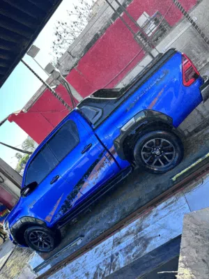 used-toyota-hilux-in-tripoli