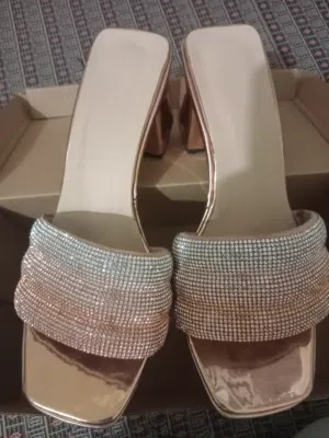 سباط طالو أنيق لك سيدتي فقط ب 1500 دينار جزائري لبسي و تفركشي يا مدام سلعة اليوم ماشي كي تاع كل يوم