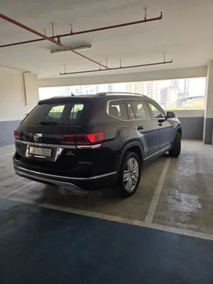 Volkswagen Teramont 2018 full options Black color Zero accidents