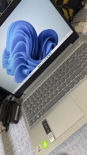 Lenovo Ideapad 3 core i5 8GB RAM 512GB