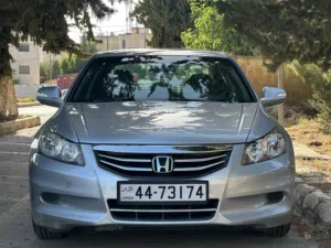للبيع هوندا اكورد 2012 للبيع بحالة ممتازة
