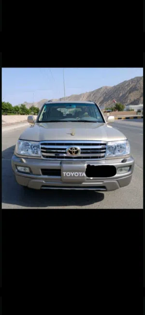 للبيع لاندكروزر موديل 2007جي اكس آر وكاله عمان قمة نضاف بدون اي اعطال وبدون حوادث