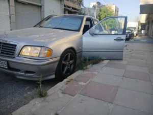 مرسيدس 1995 c200 للبيع