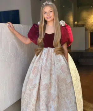 فستان تركي فخم مع التاج بطبقه مخمليه