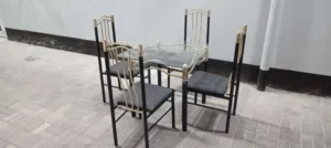 طاولة طعام اربعة كراسي نظيف زجاج