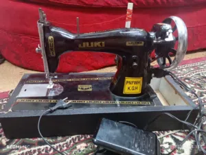 For sale sewing machine good working good condition 20