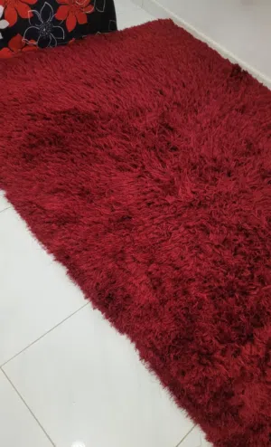 سجادة ماروني ماركة من دانوب هوم قياسها 160×223 وسجادة رصاصي واحمر واسود قياسها 350×245