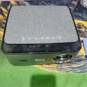 بروجكتر Rigal P1 سمارت 1080p + واي فاي وبلوتوث بحالة ممتازة