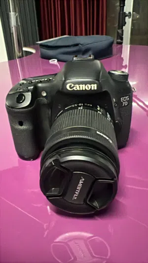 كاميرا كانون