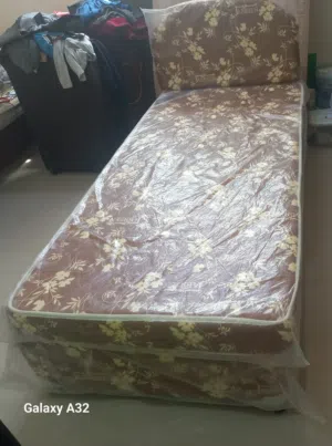 سرير شباب فردى