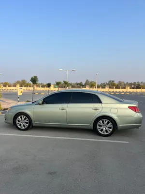 Toyota . Avalon . 2010 . Used1