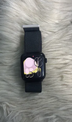 Apple smart watches for Sale in Al Dakhiliya