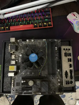 بورد ومعالج i5 9400f / b365 gigabyte
