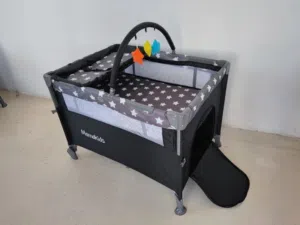 تخت اطفال امريكي حجم جامبو ماركه Mama kids معه كفالته