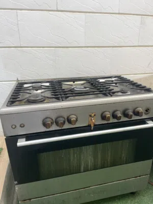 فرن خمس عيون شغال بحالة ممتازة يحتاج تنظيف فقط   Five-burner oven
