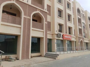 فرصة استثماريه محل للبيع في مجمع مزايا الموالح