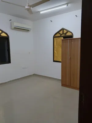 غرف وشقق للايجار