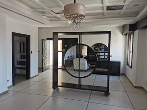 شقه طابقيه واخير مع روف للبيع في عبدون - ref:14695