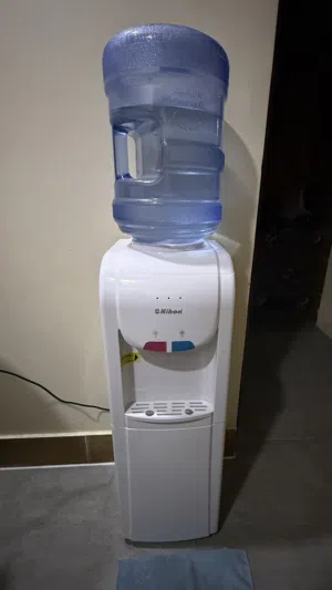 اغراض منزلية للبيع  كرسي سيارة مروحة هواء مبرد ماء المزيد بالوصف تحت