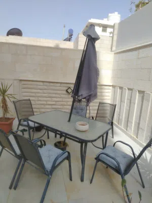 طاولة خارجية للبيع