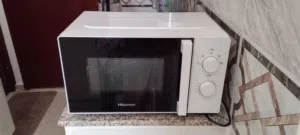 Hisense microwave - 20 liters
