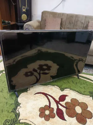 شاشه ماركة كرفت 55بوصه