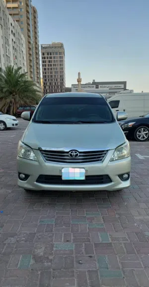 Toyota innova 2013