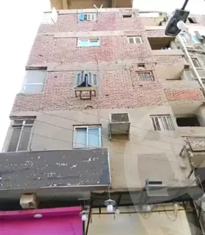 شقة إداري للبيع و حصة بالأرض أول علوي بيت عمدان اداري الزقازيق بشارع مستشفي المنتزة