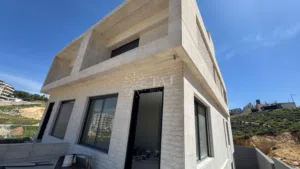 فيلتان متلاصقتان للبيع في منطقة رجم عميش