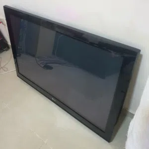 شاشة LG قديمة تعمل بشكل ممتاز