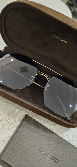 نظاره TOM FORD