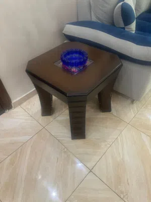 طاولات وسط بحال الجديد بسعر 50