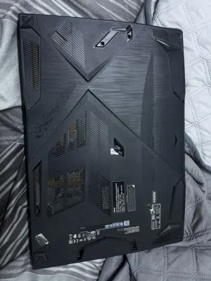 لابتوب msi مستعمل لكن ما عليها جهد كبير الحاسبة و المواصفات موجودة اسفل الاعلان