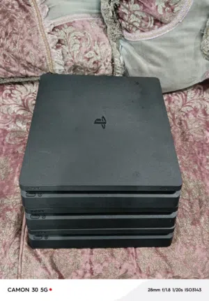 للبيع اجهزه ps4 سلم