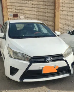 Toyota yaris hatchback 2015model