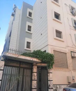 شقه للايجار ارجو اتصال على الرقم موجود في الوصف%#################################################