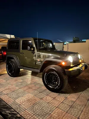 جيب رانجلر 2015 نظيف بدون مشاكل