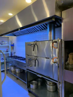 معدات مطعم للبيع