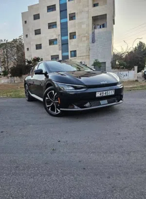 كيا ev6 كهرباء 2023   وارد اميركي ممشى قليل جميع الاضافات اعلى صنف عدا الفتحة