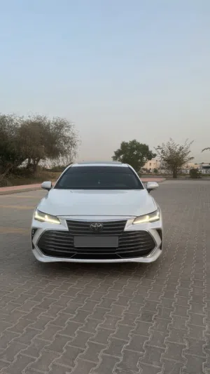 للبيع تويوتا افالون خليجي وكاله الفطيم 2022 صبغه وكاله بدون حوادث تشيكات وكاله