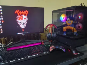 شبه جديد  Gaming Setup كامل للبيع – استخدام 3 شهور فقط  240Hz + RTX 5060   فرصة قوية للي بدو Setup ك