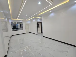 شقة للبيع في ارقى احياء بيت بوس ع الزفلت ف برج 6 ادوار فقط مساحة واسعة وكبيرة جنوبيه دافية ومهويه