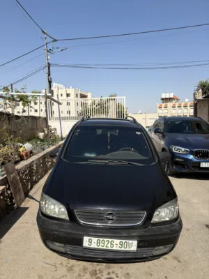 اوبل زافيرا 2004