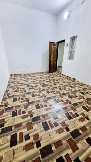 مشتمل ارضي ركن للإيجار في الجمهورية